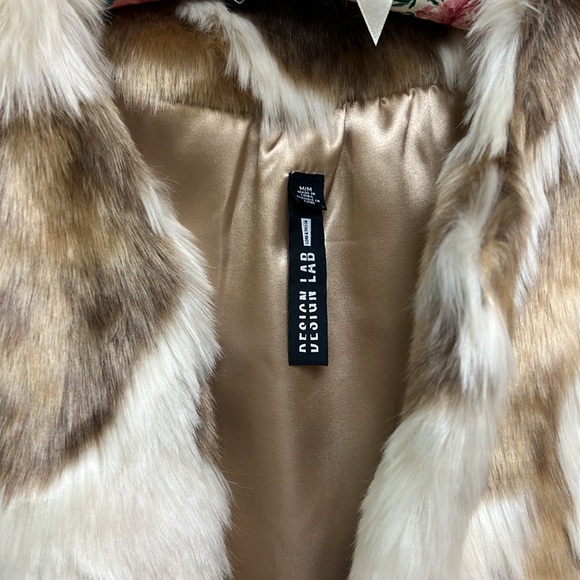 Design Lab Faux Fur Vest - Picture 3 of 8